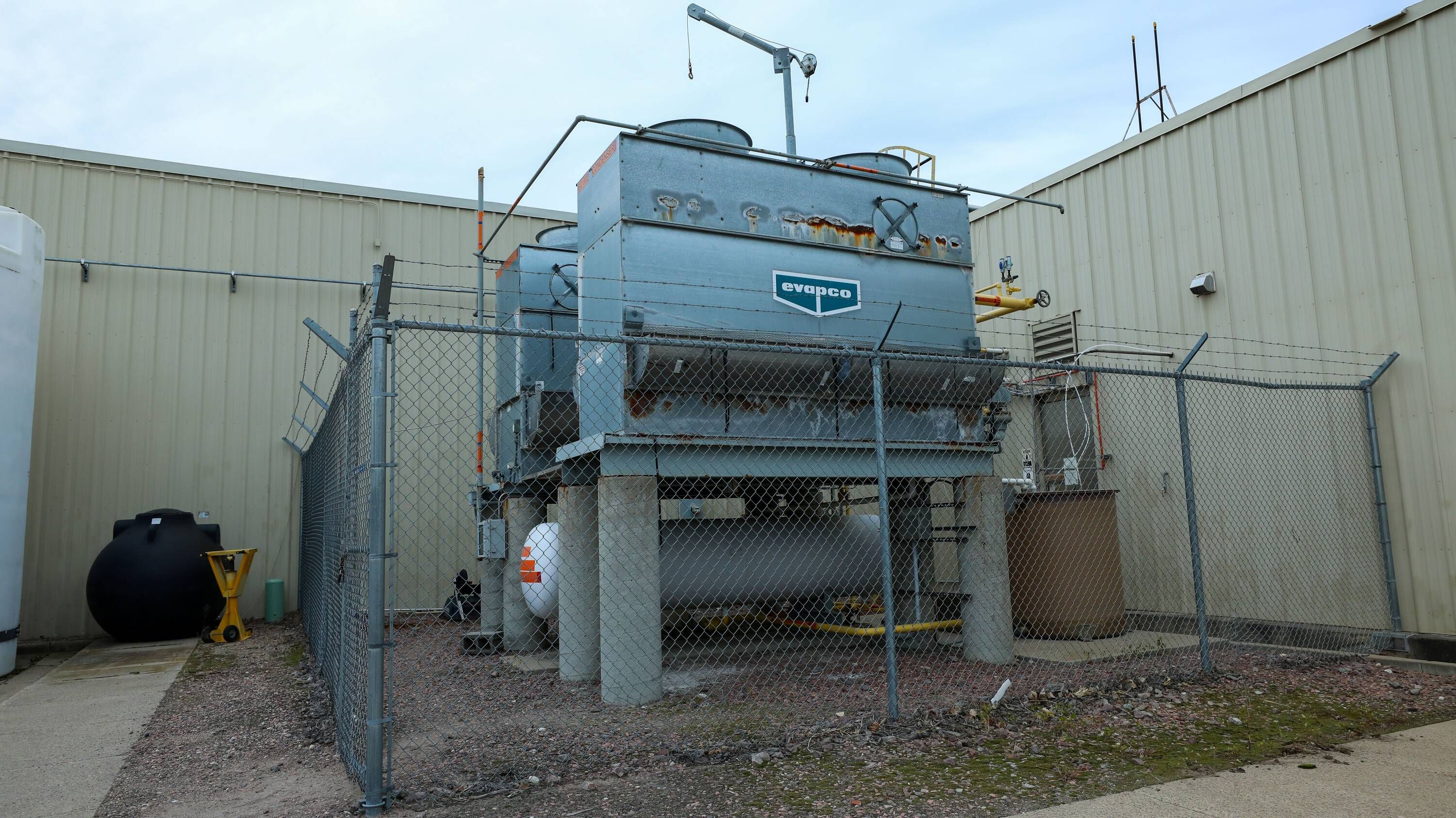 Listing Photo: Cooling Units